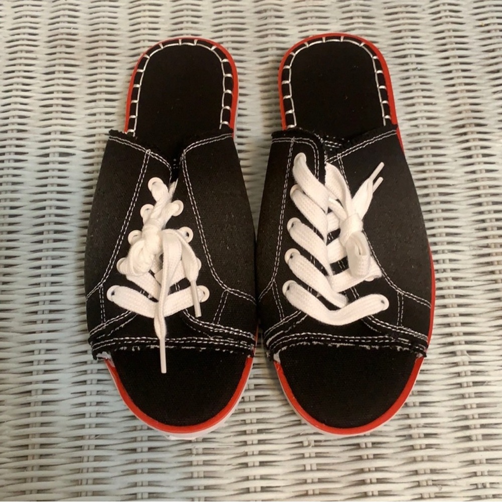 Zolucky Black and Red Slip-On Shoes
